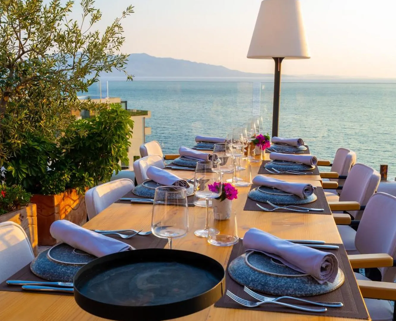 Bougainville Bay Hotel Saranda