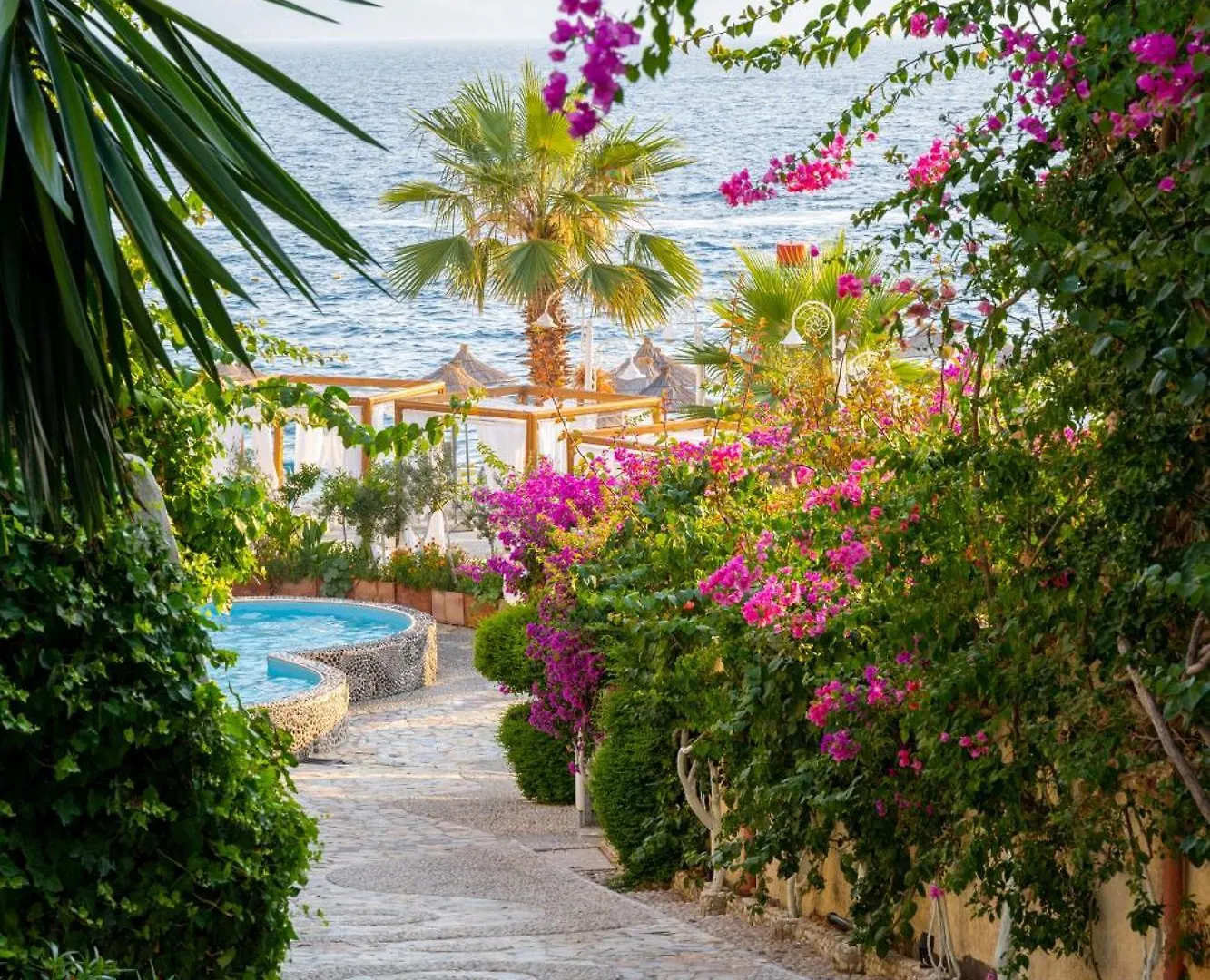 Bougainville Bay Hotel Saranda Arnavutluk