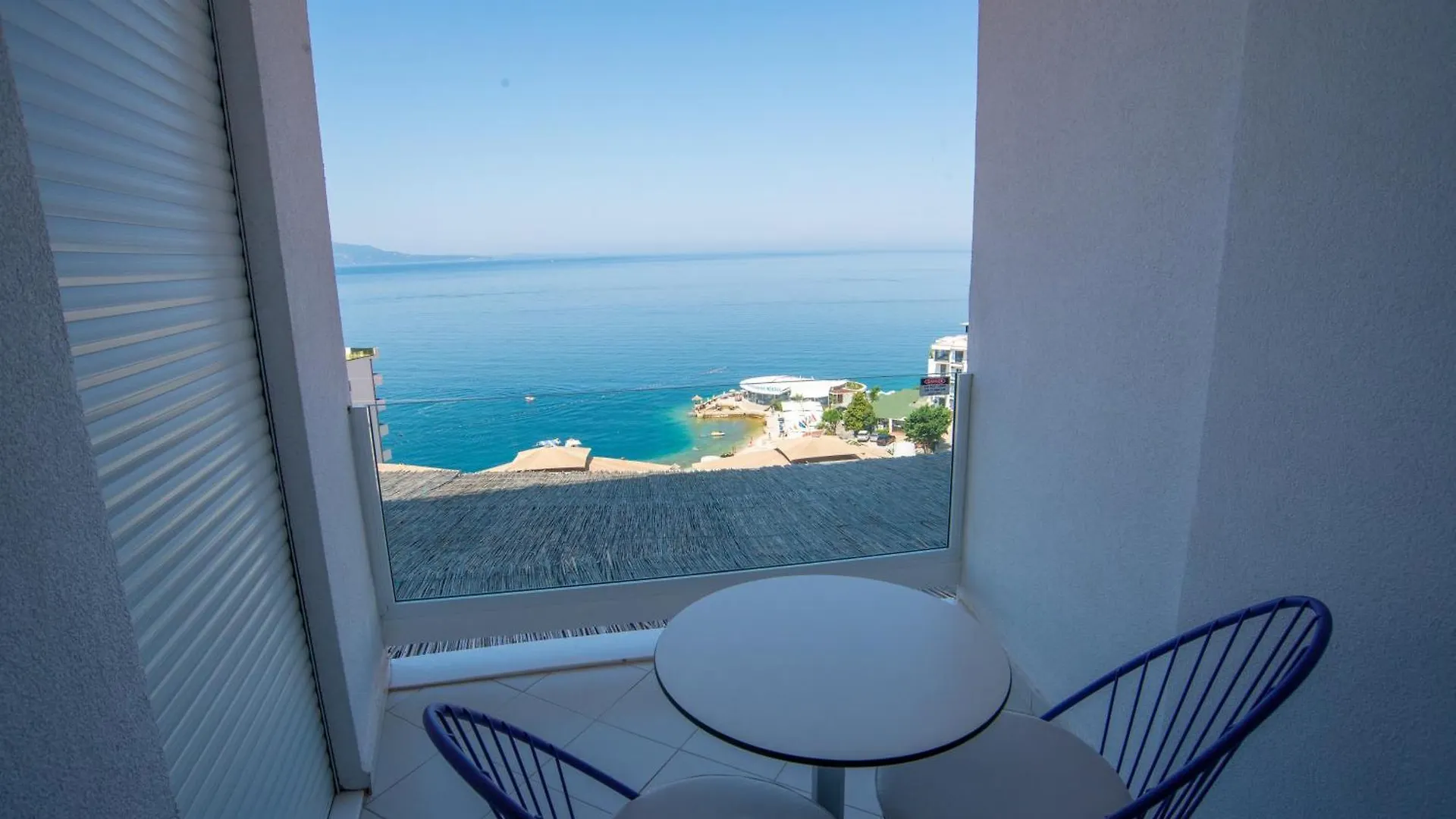 Bougainville Bay Hotel Sarandë 5*,