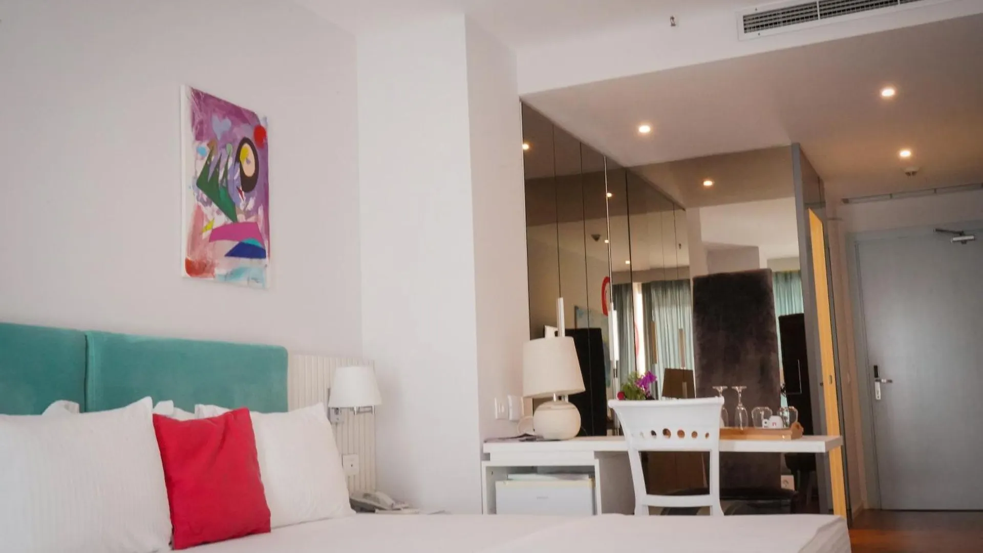 Bougainville Bay Hotel Sarandë 5*,  Albania