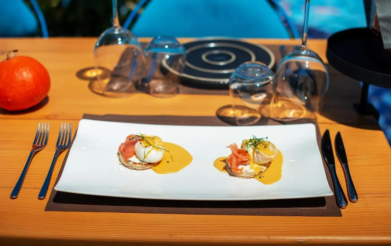 *****  Bougainville Bay Hotel Σαράντα Αλβανία