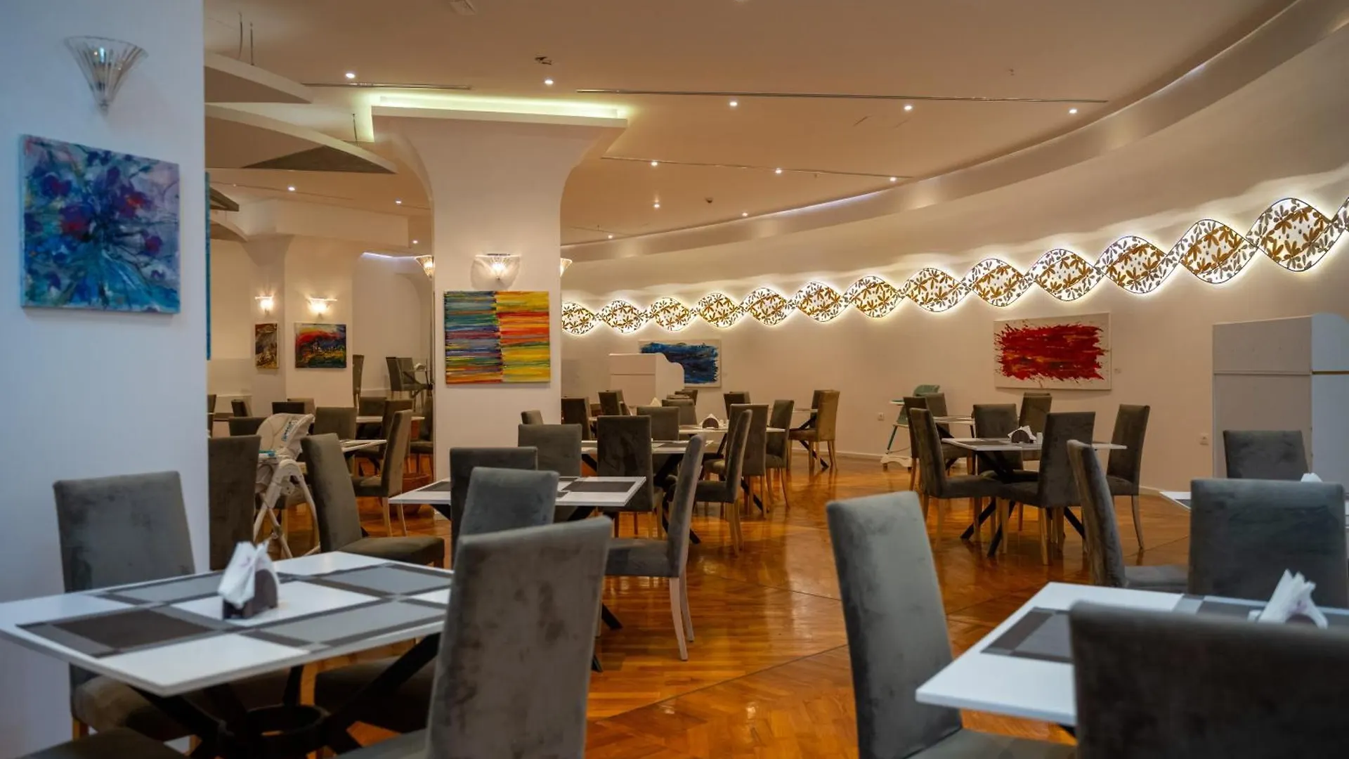Bougainville Bay Hotel Σαράντα 5*,