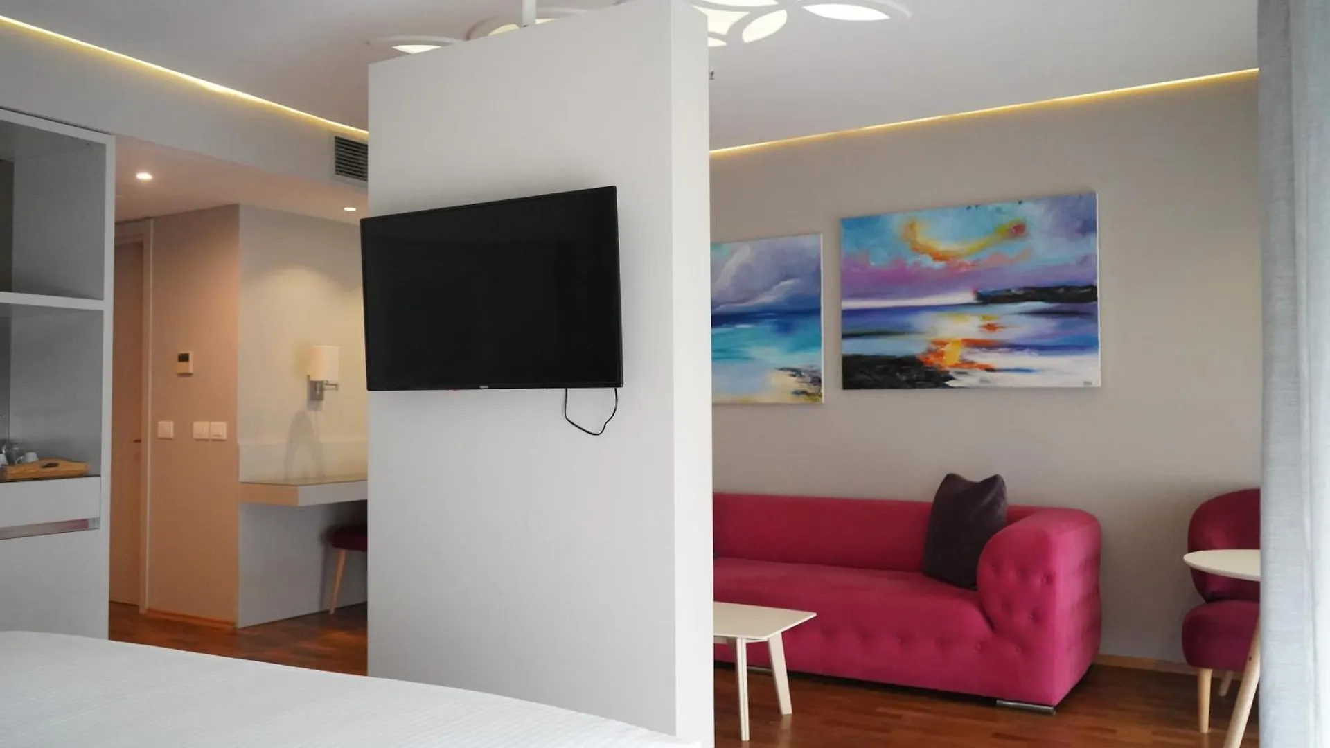 Bougainville Bay Hotel Σαράντα